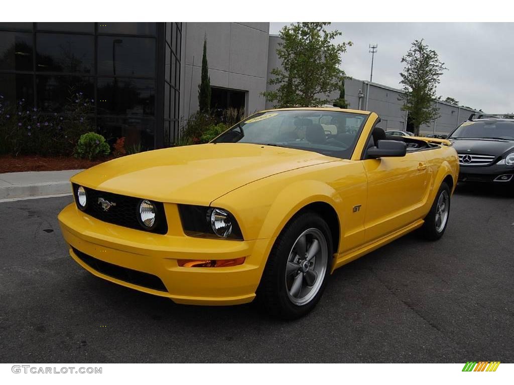 2005 Mustang GT Deluxe Convertible - Screaming Yellow / Dark Charcoal photo #15