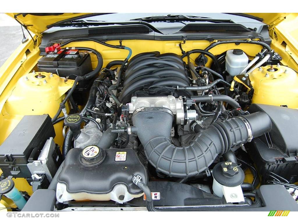 2005 Mustang GT Deluxe Convertible - Screaming Yellow / Dark Charcoal photo #23