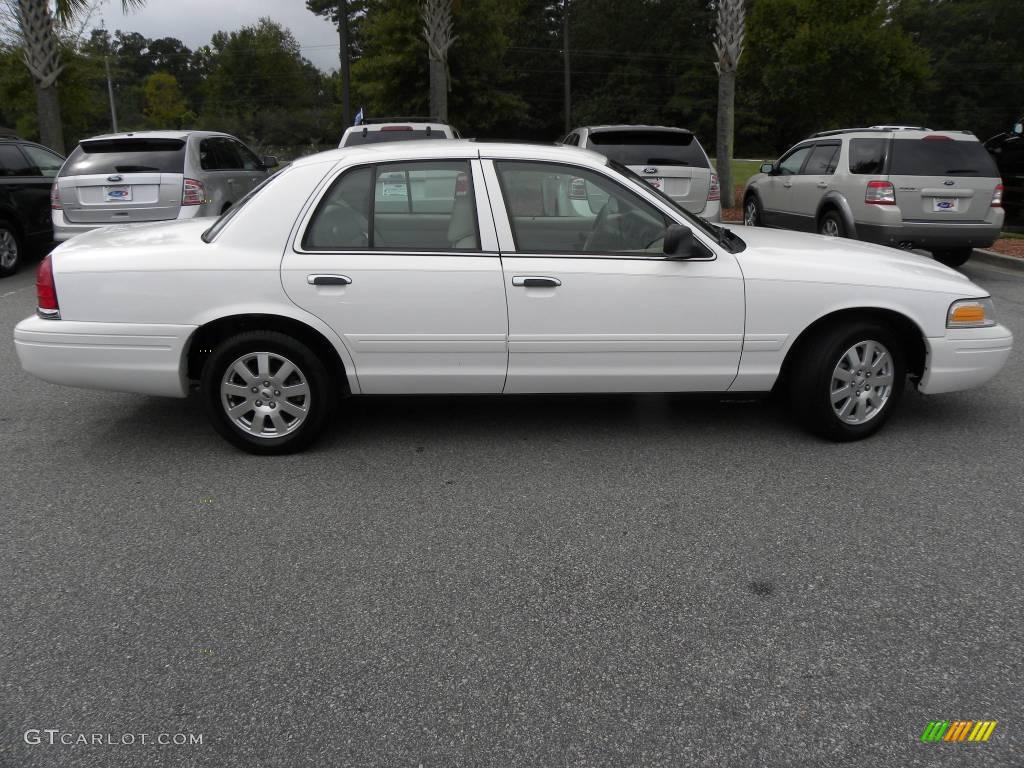 2007 Crown Victoria LX - Vibrant White / Light Camel photo #13