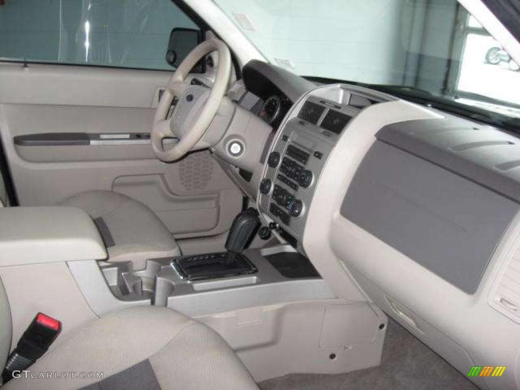 2008 Escape XLT 4WD - Black / Stone photo #6