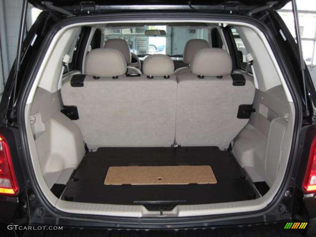 2008 Escape XLT 4WD - Black / Stone photo #15