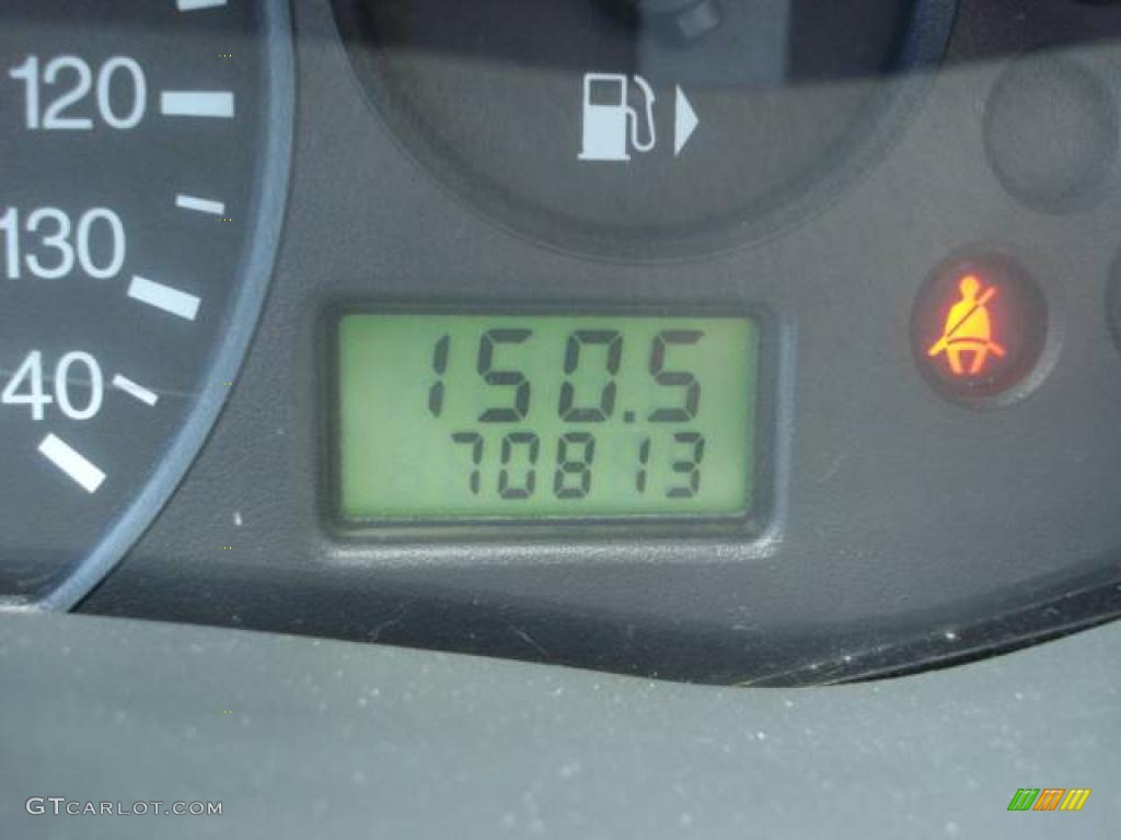 2005 Focus ZXW SE Wagon - Cloud 9 White / Dark Flint/Light Flint photo #22