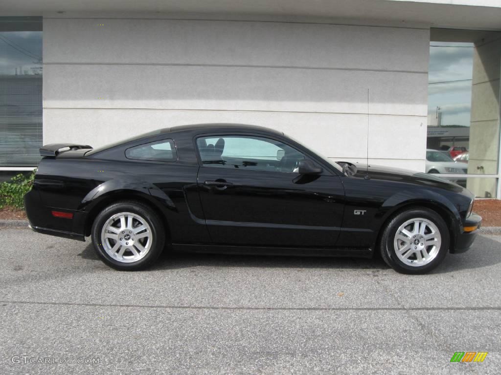 2008 Mustang GT Premium Coupe - Black / Dark Charcoal photo #2