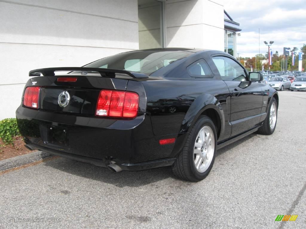 2008 Mustang GT Premium Coupe - Black / Dark Charcoal photo #3