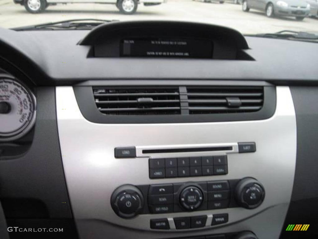 2010 Focus SE Sedan - Sangria Red Metallic / Charcoal Black photo #7