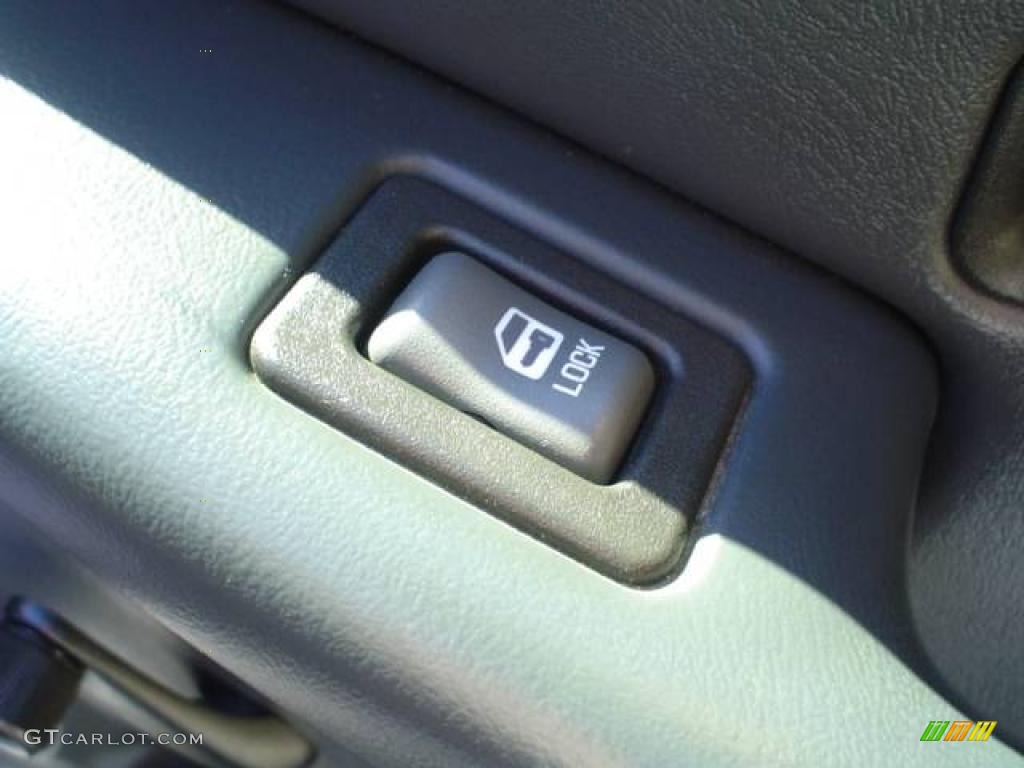 2002 Sierra 1500 SL Regular Cab - Summit White / Graphite photo #18