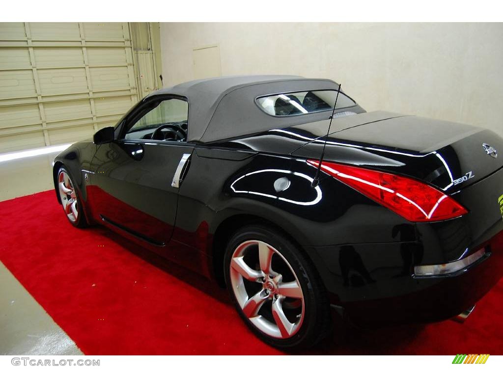 2008 350Z Touring Roadster - Magnetic Black / Frost photo #9