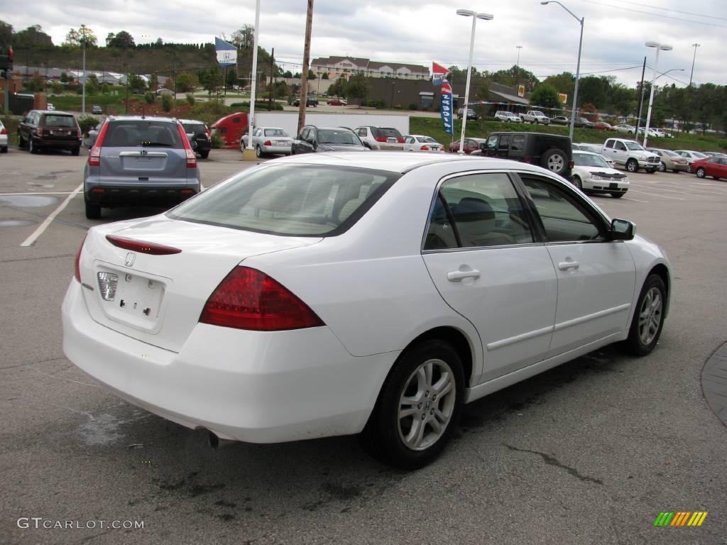 2007 Accord SE Sedan - Taffeta White / Ivory photo #6