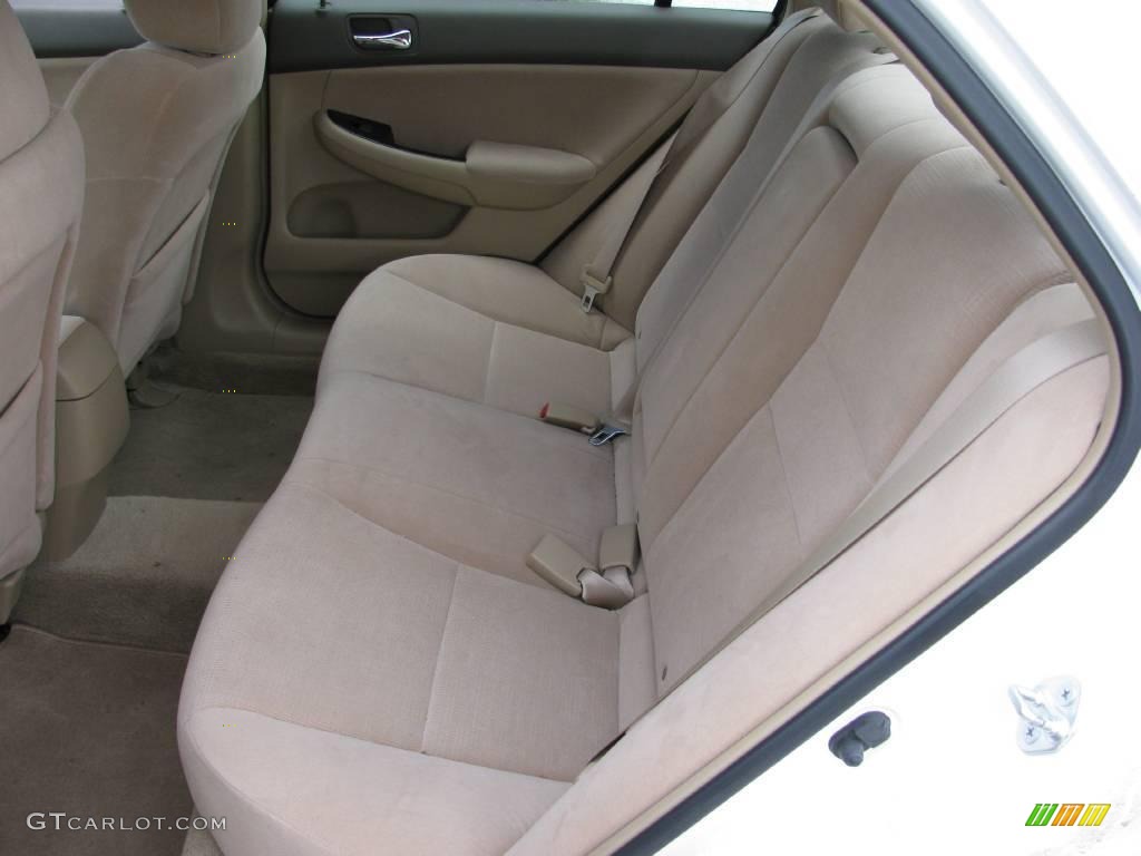 2007 Accord SE Sedan - Taffeta White / Ivory photo #12