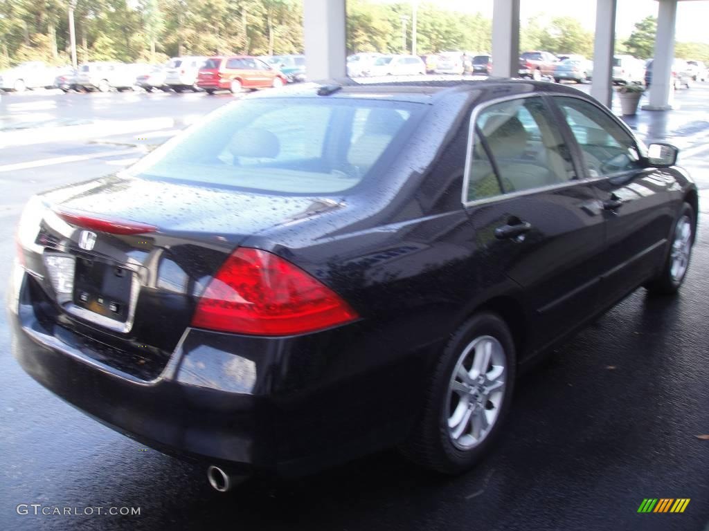 2006 Accord EX-L Sedan - Nighthawk Black Pearl / Ivory photo #6