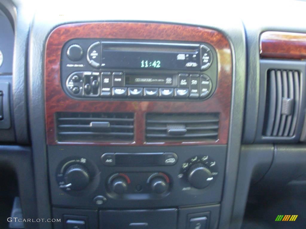 2002 Grand Cherokee Overland 4x4 - Inferno Red Tinted Pearlcoat / Dark Slate Gray/Light Slate Gray photo #26