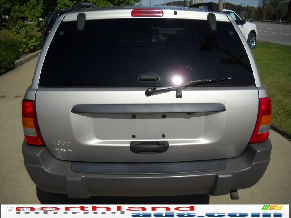 2003 Grand Cherokee Laredo 4x4 - Light Pewter Metallic / Dark Slate Gray photo #3