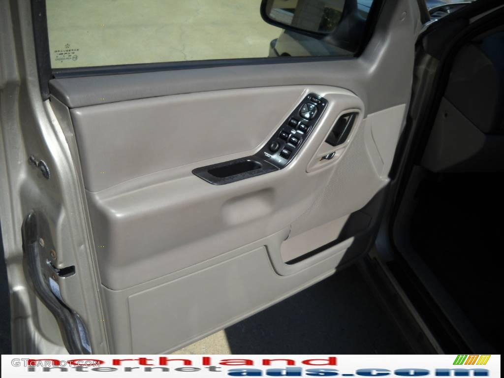 2003 Grand Cherokee Laredo 4x4 - Light Pewter Metallic / Dark Slate Gray photo #6