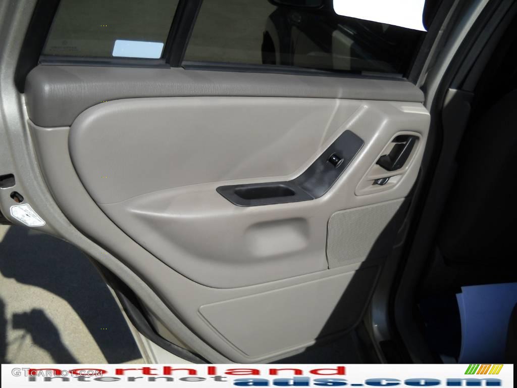 2003 Grand Cherokee Laredo 4x4 - Light Pewter Metallic / Dark Slate Gray photo #10