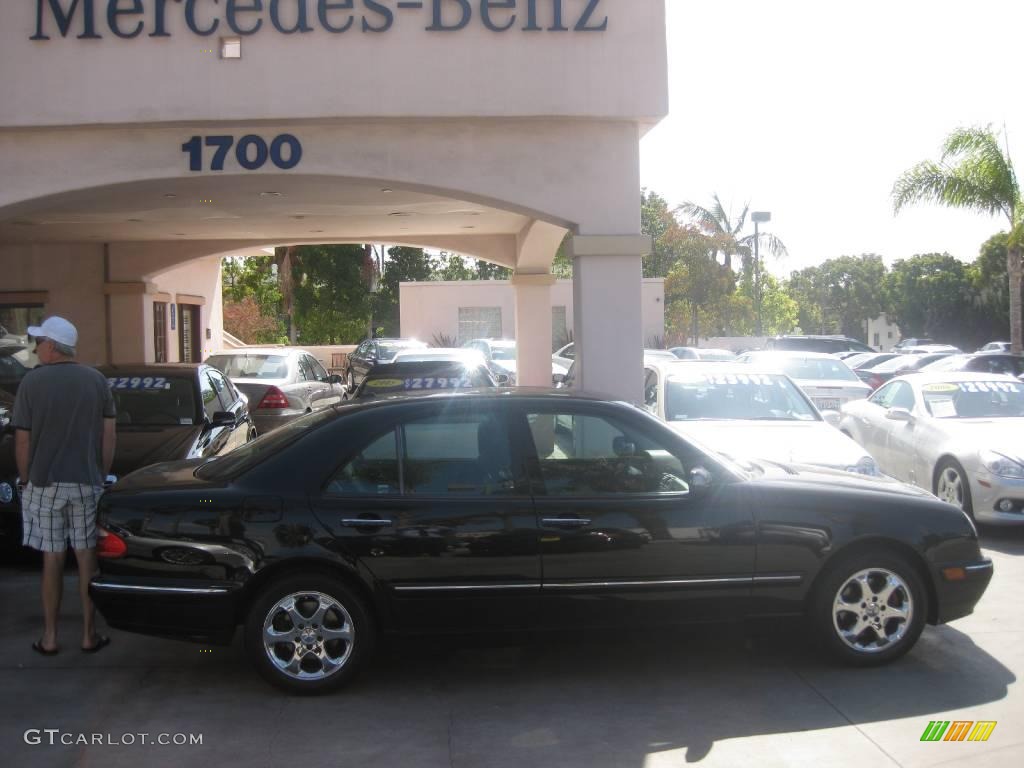 2002 E 320 Sedan - Black / Charcoal photo #2
