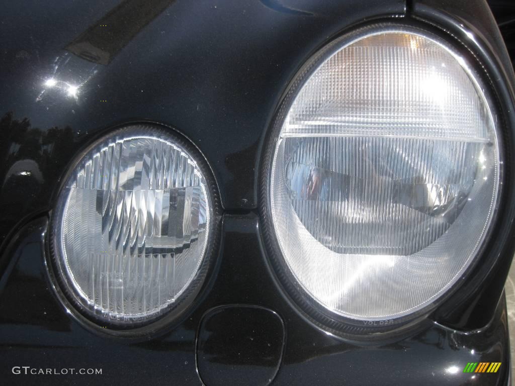2002 E 320 Sedan - Black / Charcoal photo #36