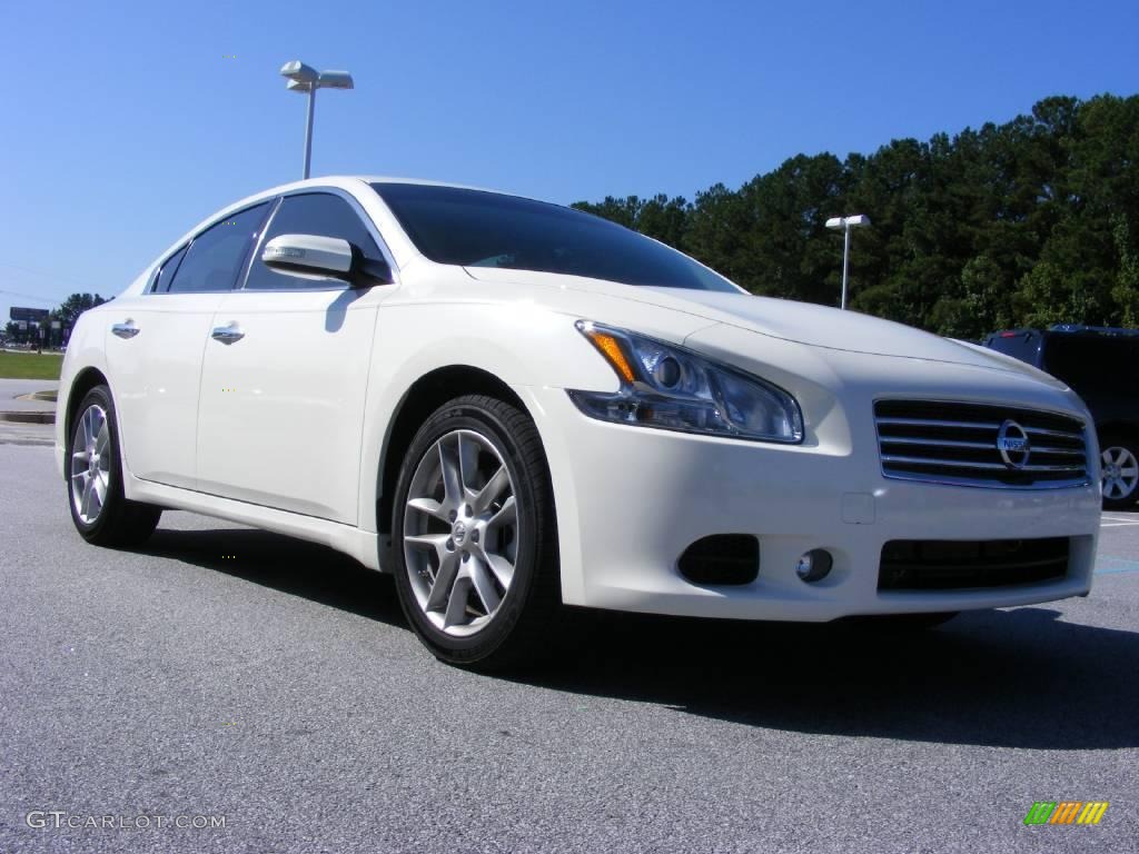 2010 Maxima 3.5 SV - Winter Frost White / Caffe Latte photo #4