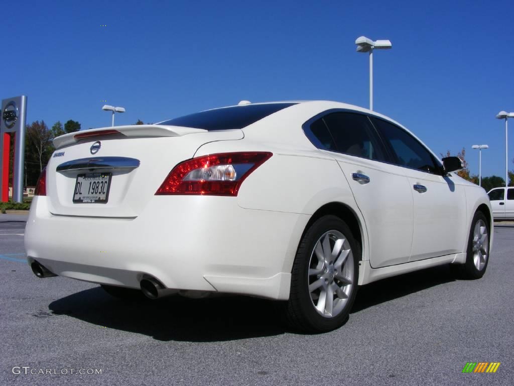 2010 Maxima 3.5 SV - Winter Frost White / Caffe Latte photo #6