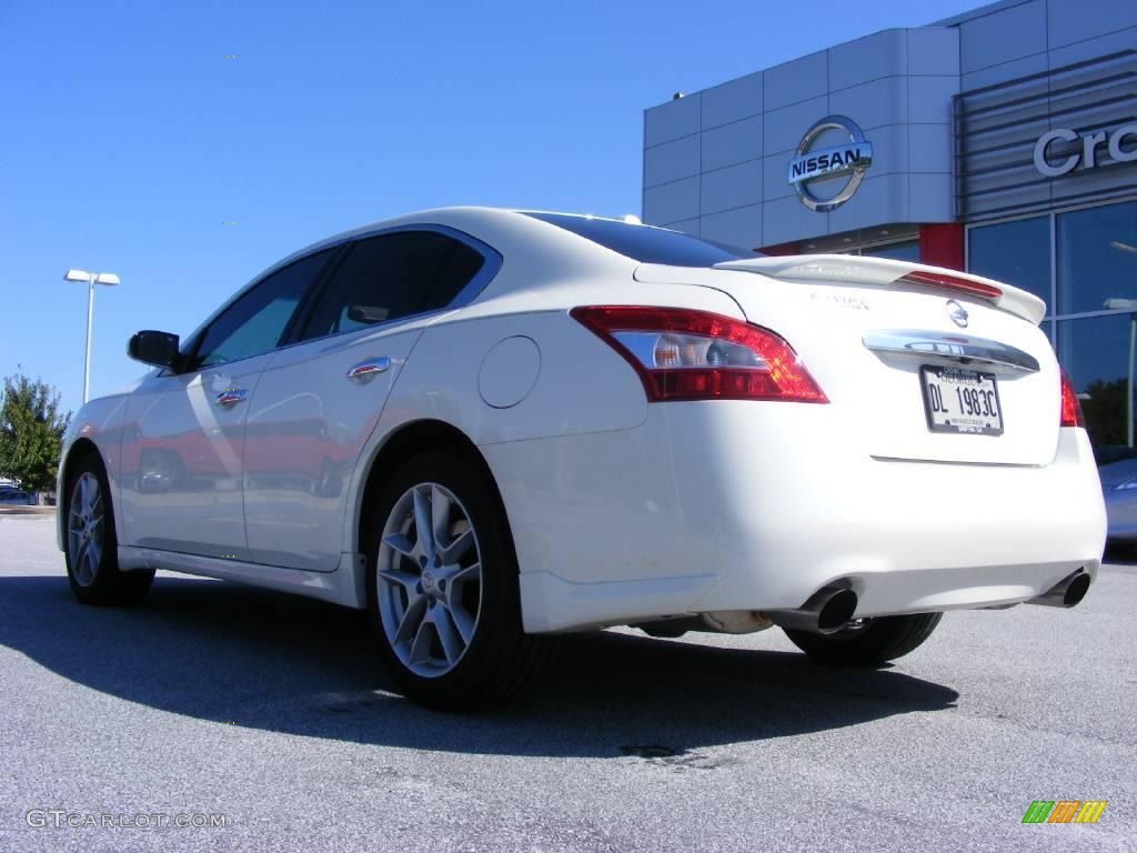 2010 Maxima 3.5 SV - Winter Frost White / Caffe Latte photo #8