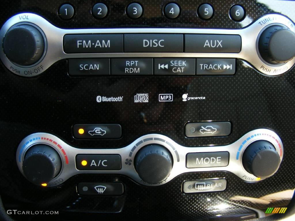 2010 Maxima 3.5 SV - Winter Frost White / Caffe Latte photo #21