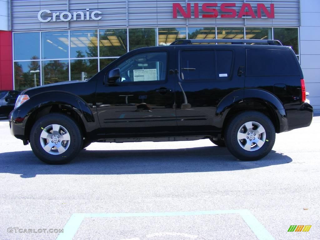 Super Black Nissan Pathfinder