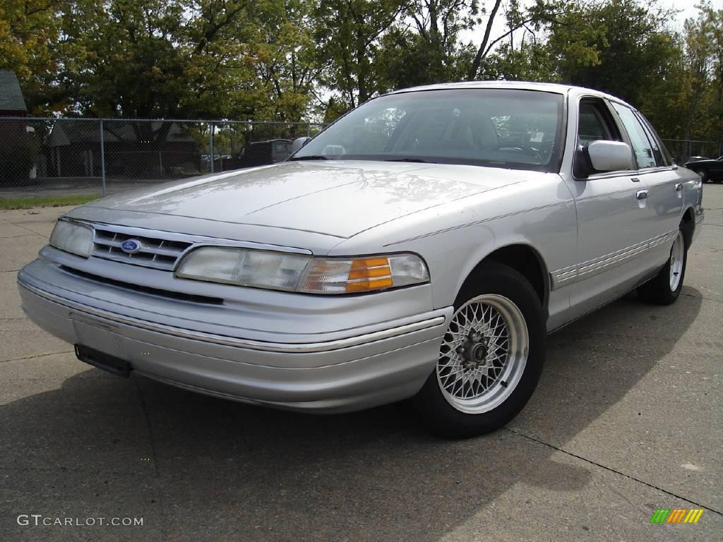 1996 Crown Victoria LX - Silver Frost Pearl / Gray photo #1