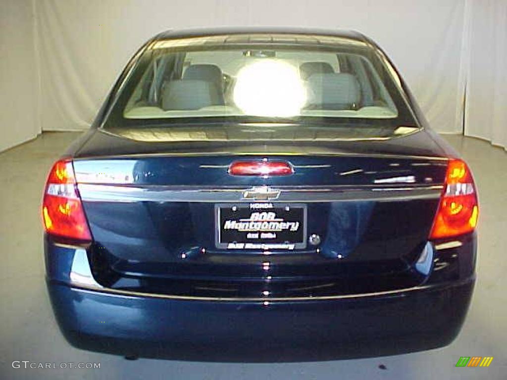 2005 Malibu Sedan - Dark Blue Metallic / Gray photo #19