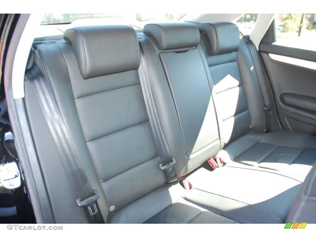 2007 A4 2.0T quattro Sedan - Brilliant Black / Ebony photo #20