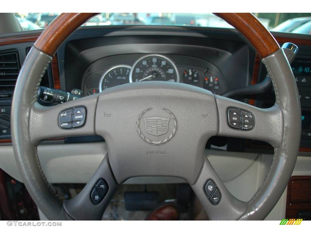 2003 DeVille Sedan - Crimson Red Pearl / Oatmeal photo #17