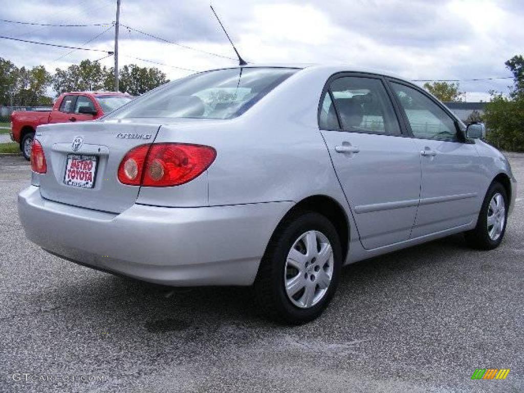 2005 Corolla LE - Silver Streak Mica / Light Gray photo #3