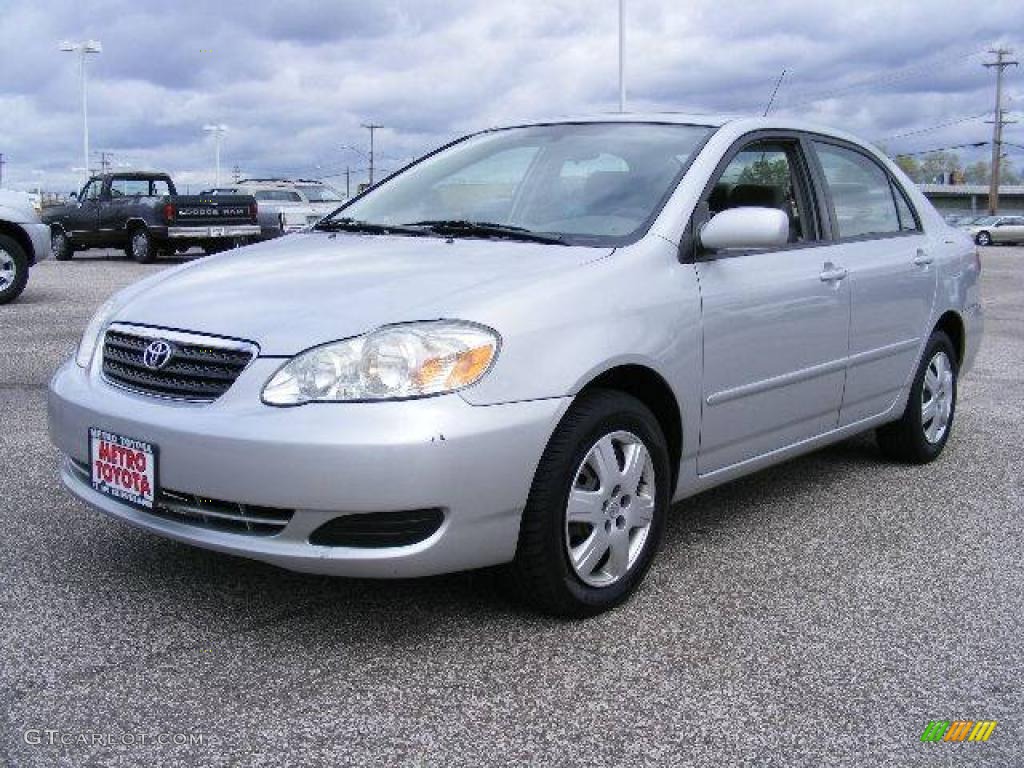 2005 Corolla LE - Silver Streak Mica / Light Gray photo #7