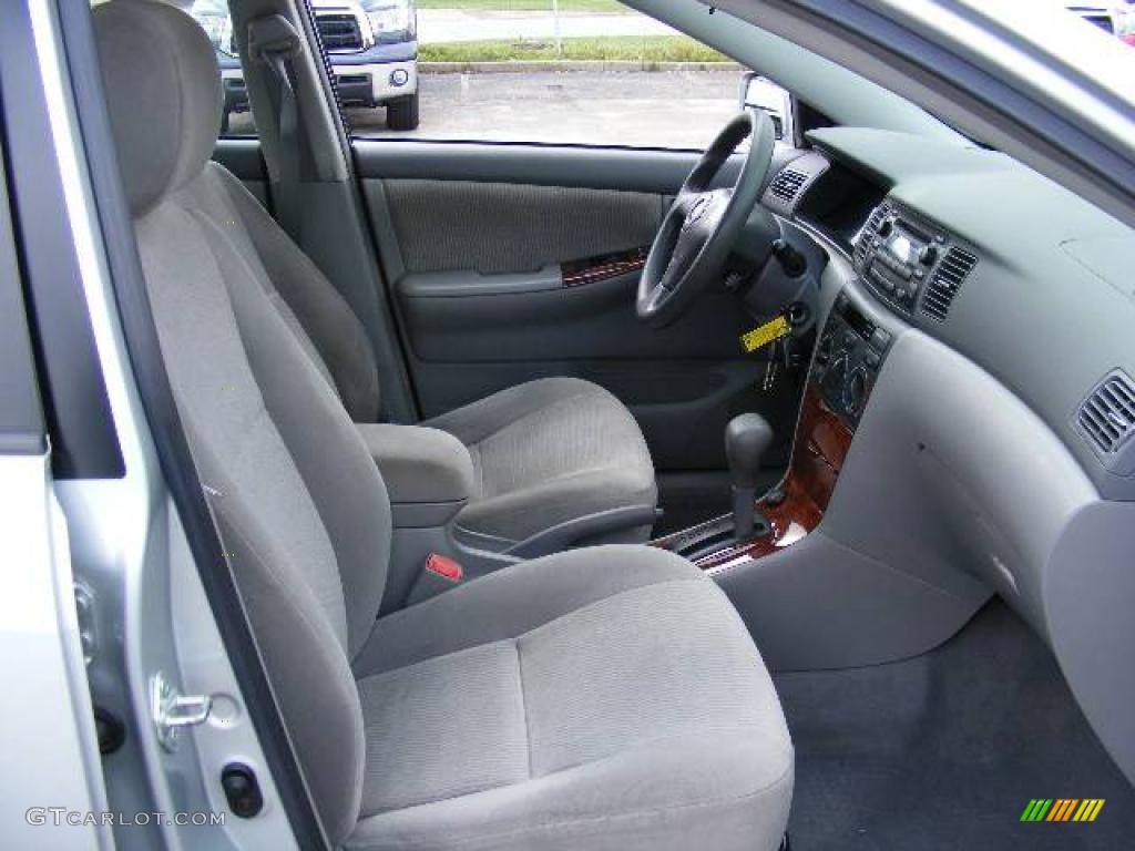 2005 Corolla LE - Silver Streak Mica / Light Gray photo #13