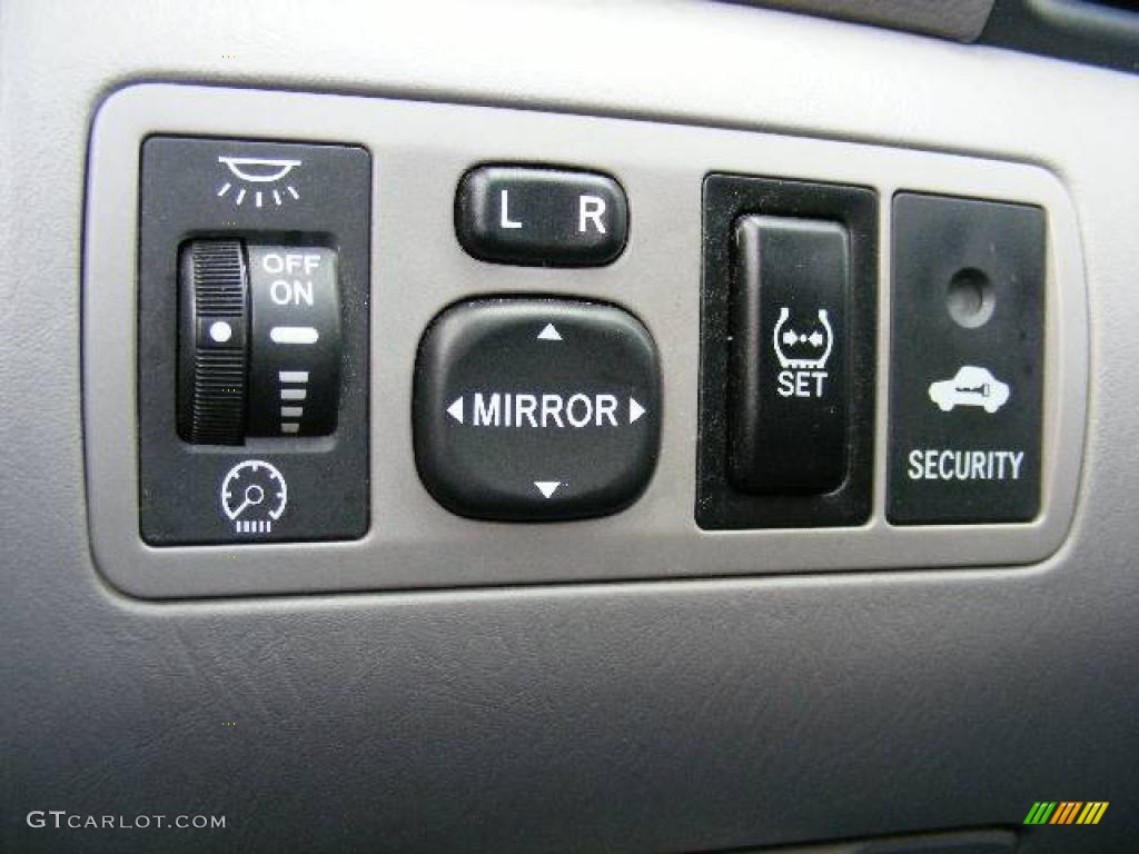2005 Corolla LE - Silver Streak Mica / Light Gray photo #22