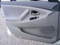 Super White - Camry LE Photo No. 22
