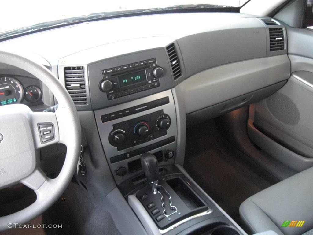 2006 Grand Cherokee Laredo - Inferno Red Crystal Pearl / Medium Slate Gray photo #18