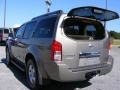 2006 Granite Metallic Nissan Pathfinder SE  photo #16