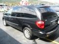 2007 Brilliant Black Crystal Pearl Chrysler Town & Country Touring  photo #3