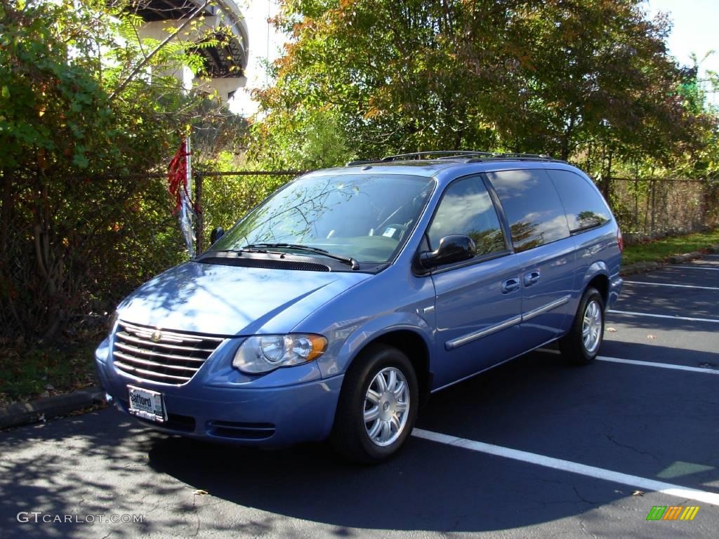 2007 Town & Country Touring - Marine Blue Pearl / Dark Khaki/Light Graystone photo #1