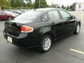 Black - Focus SE Sedan Photo No. 4