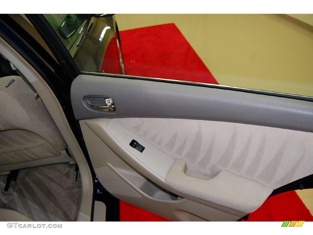 2008 Altima 2.5 S - Majestic Blue Metallic / Blond photo #21