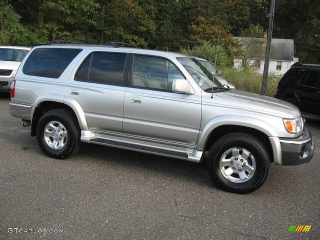 2000 4Runner SR5 4x4 - Millennium Silver Metallic / Oak photo #1