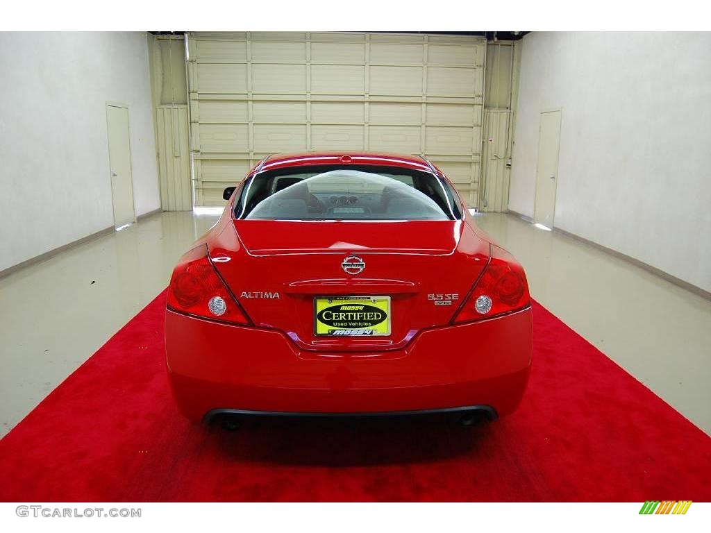 2009 Altima 3.5 SE Coupe - Code Red Metallic / Charcoal photo #5