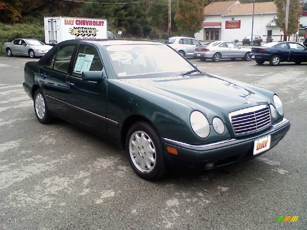 1998 E 320 Sedan - Brilliant Emerald Green Metallic / Parchment photo #3