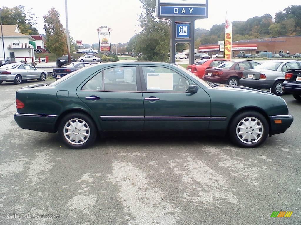 1998 E 320 Sedan - Brilliant Emerald Green Metallic / Parchment photo #4