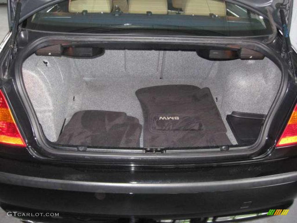 2004 3 Series 330xi Sedan - Jet Black / Sand photo #5