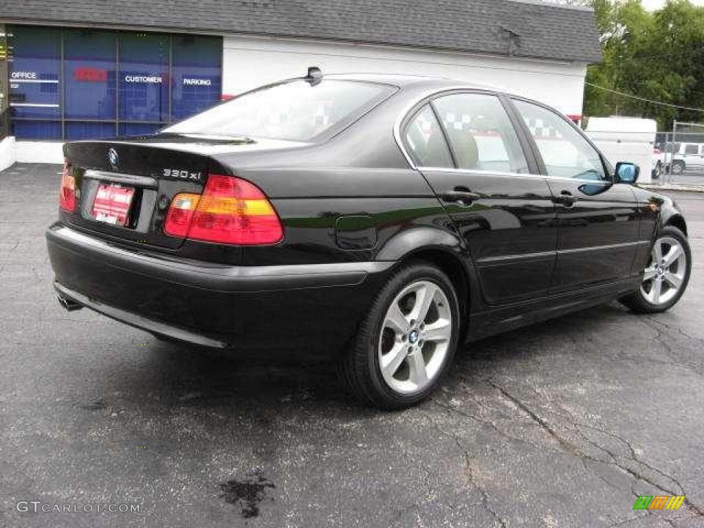 2004 3 Series 330xi Sedan - Jet Black / Sand photo #13