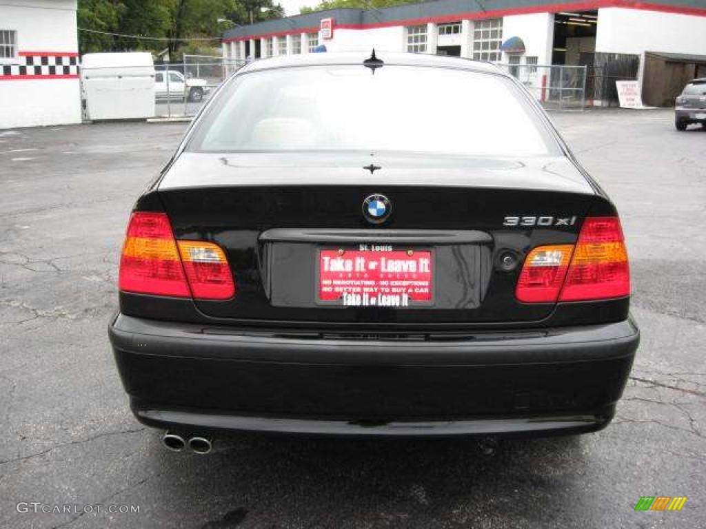 2004 3 Series 330xi Sedan - Jet Black / Sand photo #14