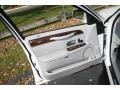 2007 Vibrant White Lincoln Town Car Signature  photo #12