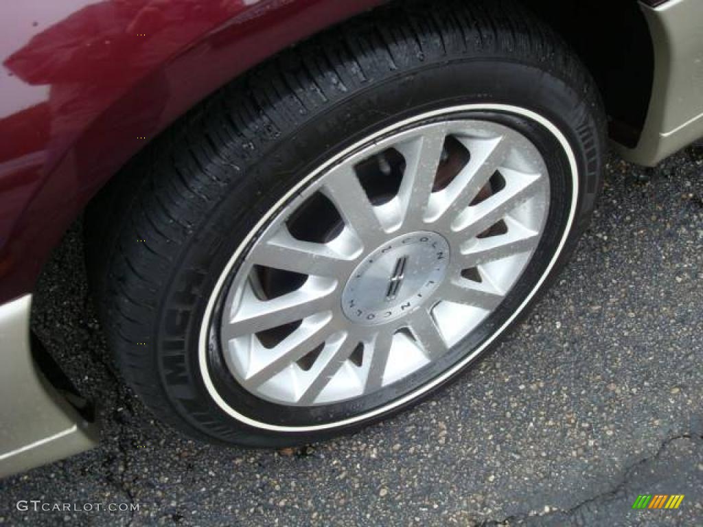 2007 Lincoln Town Car Signature Wheel Photo #19510186