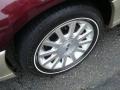 2007 Lincoln Town Car Signature Wheel and Tire Photo